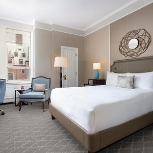 Camera fairmont con letto queen size